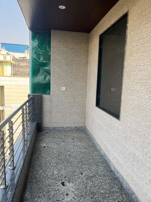 Balcony in 2 BHK Villa at RWA Apartments Sector 52, Sector 52 – for Rent