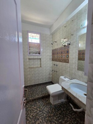 Bathroom in 3 BHK Builder Floor at Unitech South City II, Sector 50 – for Rent