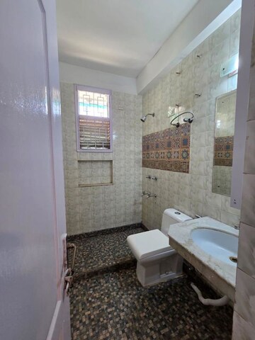 Bathroom in 3 BHK Builder Floor at Unitech South City II, Sector 50 – for Rent