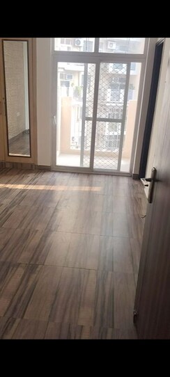 2.5 BHK + Study Room Apartment For Sale in Valencia Homes