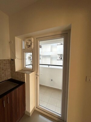 Room in 3 BHK Apartment at Prestige Green Gables, Panathur – for Rent