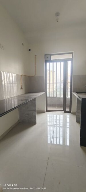 Kitchen in 2 BHK Apartment at Kalpataru Paramount, Kapur Bawdi – for Rent