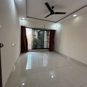 Room in 2 BHK Apartment at Brookh Hill Tower, Lokhandwala Complex – for Rent