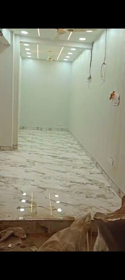 Showroom For Rent in Lajpat Nagar 4