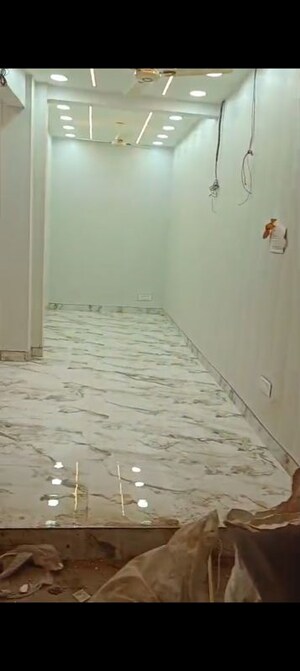  Showroom For Rent in Lajpat Nagar 4