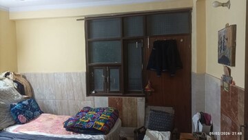 Bedroom in 1.5 BHK Apartment at Manglapuri – for Rent