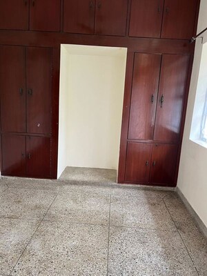 Room in 2 BHK Builder Floor at Lajpat Nagar I – for Rent
