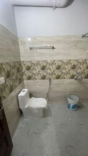 Bathroom in 1 BHK Builder Floor at Sector 38 – for Rent