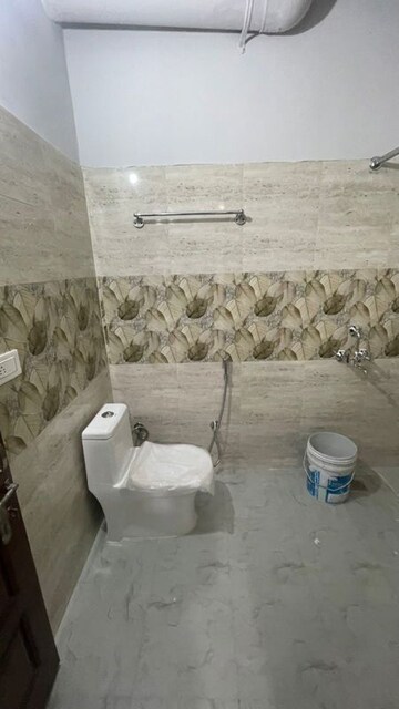 Bathroom in 1 BHK Builder Floor at Sector 38 – for Rent