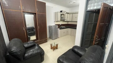 Living Room in 1 BHK Builder Floor at Sector 40 – for Rent