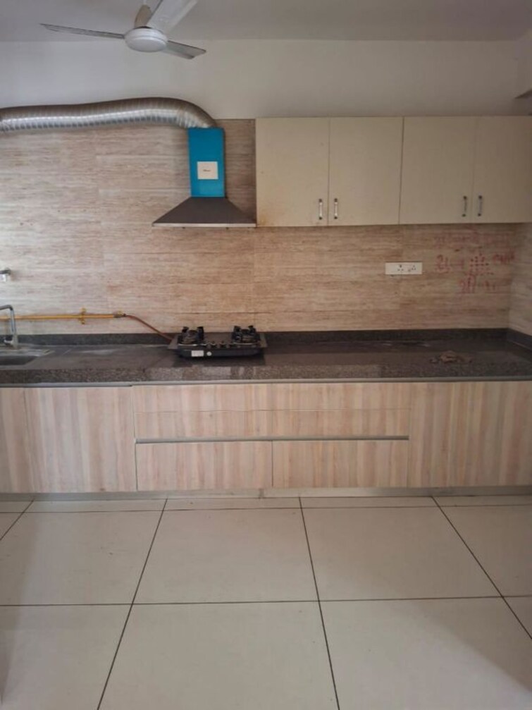 Bathroom, vastrapur 3 Bedroom 1800 Sq.Ft. Apartment In Vastrapur Ahmedabad 9890342