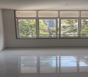 Room in 3 BHK Apartment at Sion – for Rent