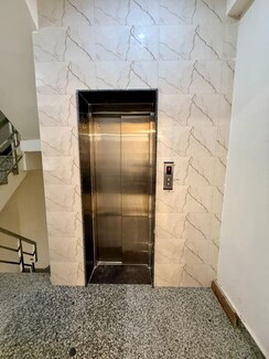 StudioBuilder Floor For Rent in Sector 40