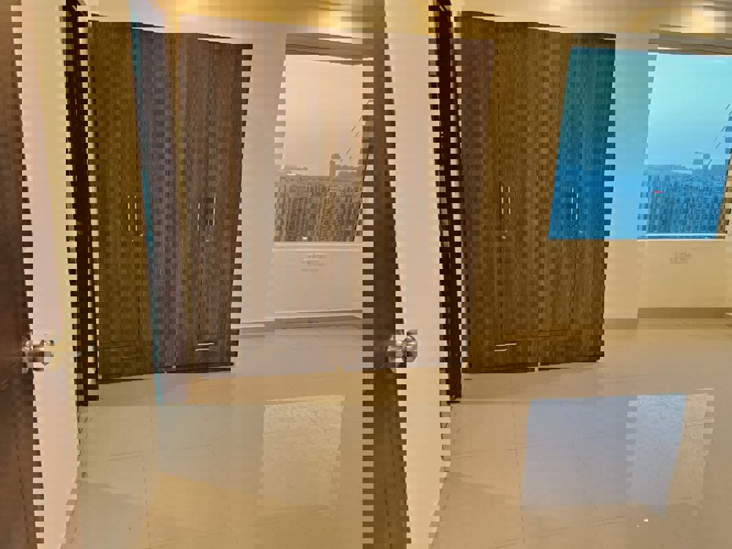 3 BHK + Extra Room 1730 Sq.Ft. Apartment in Mahagun Mirabella