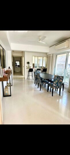 4 BHK + Servant Room Apartment For Rent in Khar West