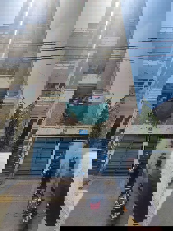 2 BHK + Pooja Room Apartment For Rent in Arun Vihar Sector 37