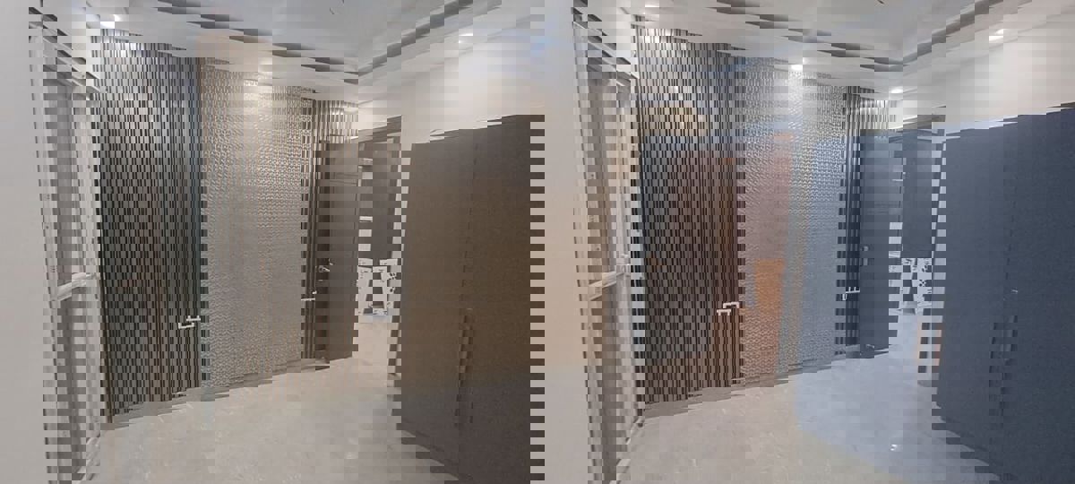 3 BHK + Servant Room Builder Floor For Sale in Parklands