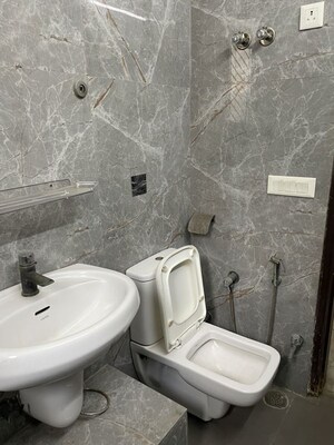Bathroom in 2 BHK Builder Floor at RWA Apartments Sector 41, Sector 41 – for Rent
