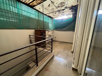 Staircase in 2.5 BHK Builder Floor at Vipul World Plots, Sector 48 – for Rent