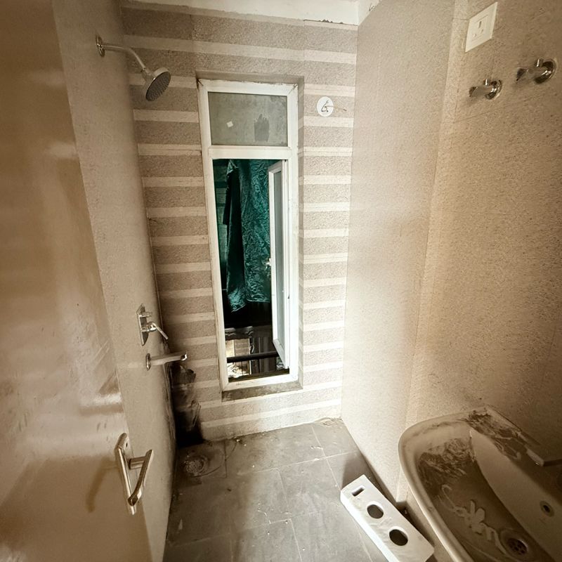 2 BHK + Extra Room Apartment For Rent in Pareena Micasa