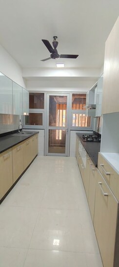 3 BHK + Pooja Room,Servant Room Apartment For Rent in DB Realty Orchid Woods