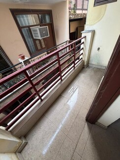 1 RkBuilder Floor For Rent in Paryavaran Complex