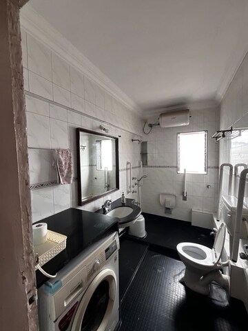 Team Area in 3 BHK Apartment at Cuffe Parade – for Sale