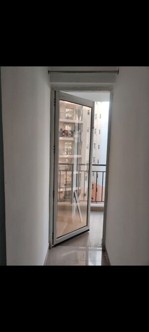 Room in 3 BHK Apartment at ROF Amaltas, Sector 92 – for Rent