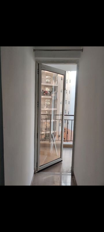 Room in 3 BHK Apartment at ROF Amaltas, Sector 92 – for Rent