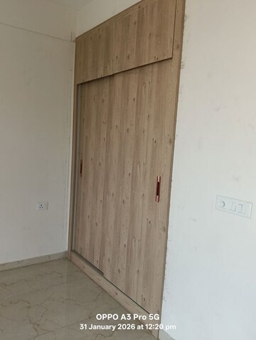 Room in 2.5 BHK Apartment at M3M Soulitude, Sector 89 – for Rent