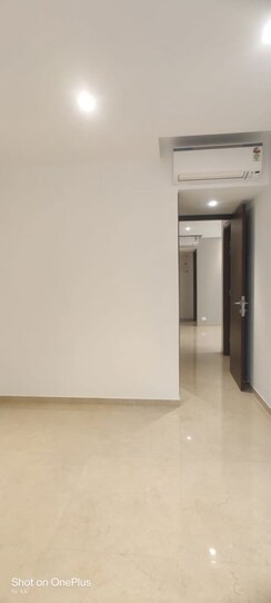 1 BHK Apartment For Rent in Hiranandani Regent Hill