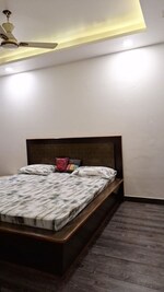 1 Rk  600 Sq.Ft. Apartment in Mayur Vihar 1
