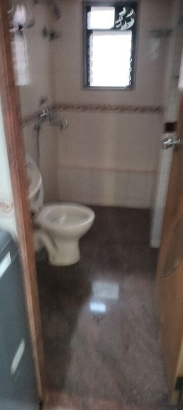 Bathroom in 2 BHK Apartment at Golden Heights Andheri West, Andheri West – for Rent