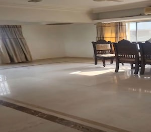 Living Room in 3 BHK Apartment at Dadar East – for Rent