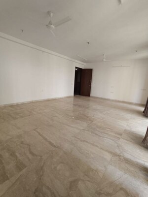 Room in 3 BHK Apartment at Hiranandani Fortune City, New Panvel – for Rent