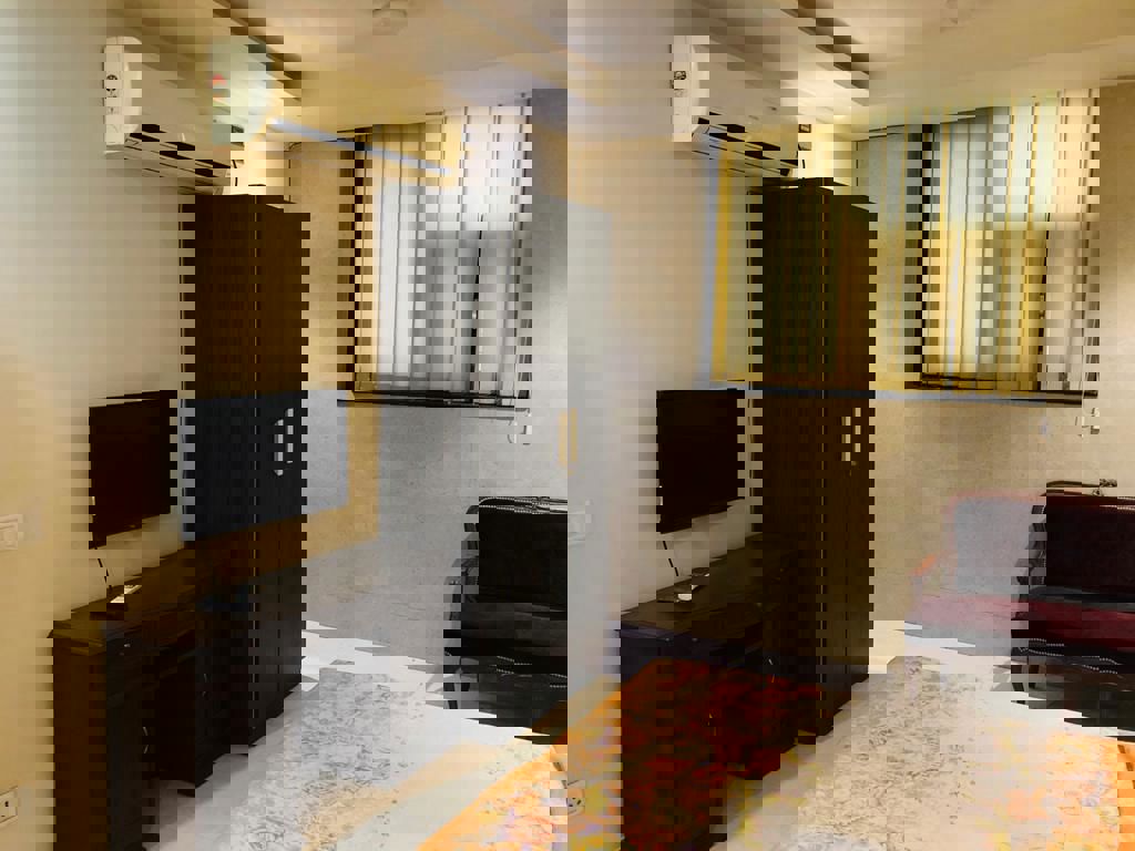 1 RkBuilder Floor For Rent in Chittaranjan Park