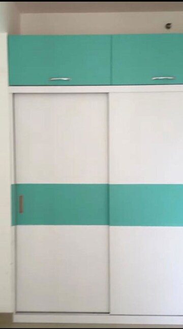 Room in 3.5 BHK Apartment at Alphacorp Gurgaon One 22, Sector 22 – for Rent