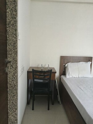 Room in  Pg at Sector 20b Airoli – for Rent