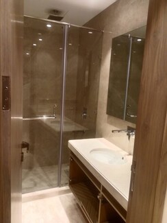 4 BHK + Servant Room Apartment For Sale in DLF Westend Heights