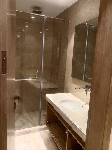 Bathroom in 4 BHK Apartment at DLF Westend Heights, Sector 53 – for Sale