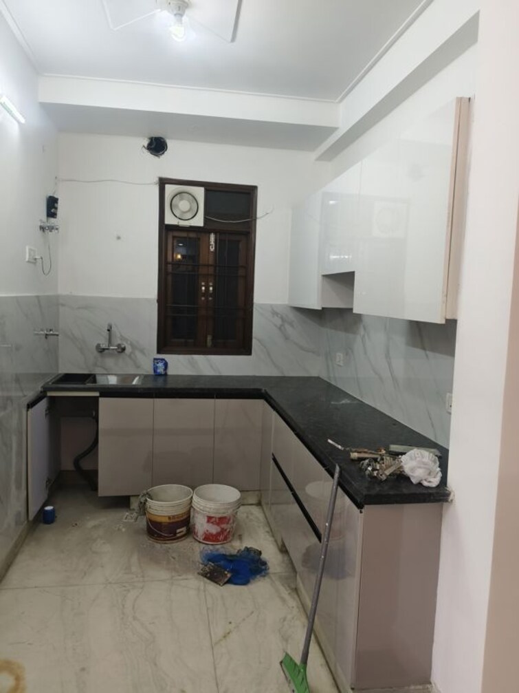 Kitchen, masjid moth 1 Bedroom 100 Sq.Yd. Apartment In Masjid Moth Delhi 9892193