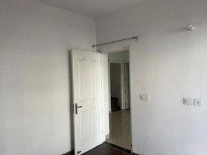 Building Lobby in 3 BHK Apartment at BPTP Discovery Park, Sector 80 – for Rent