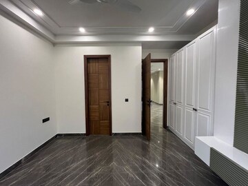 Room in 3 BHK Builder Floor at Vikas Puri – for Rent