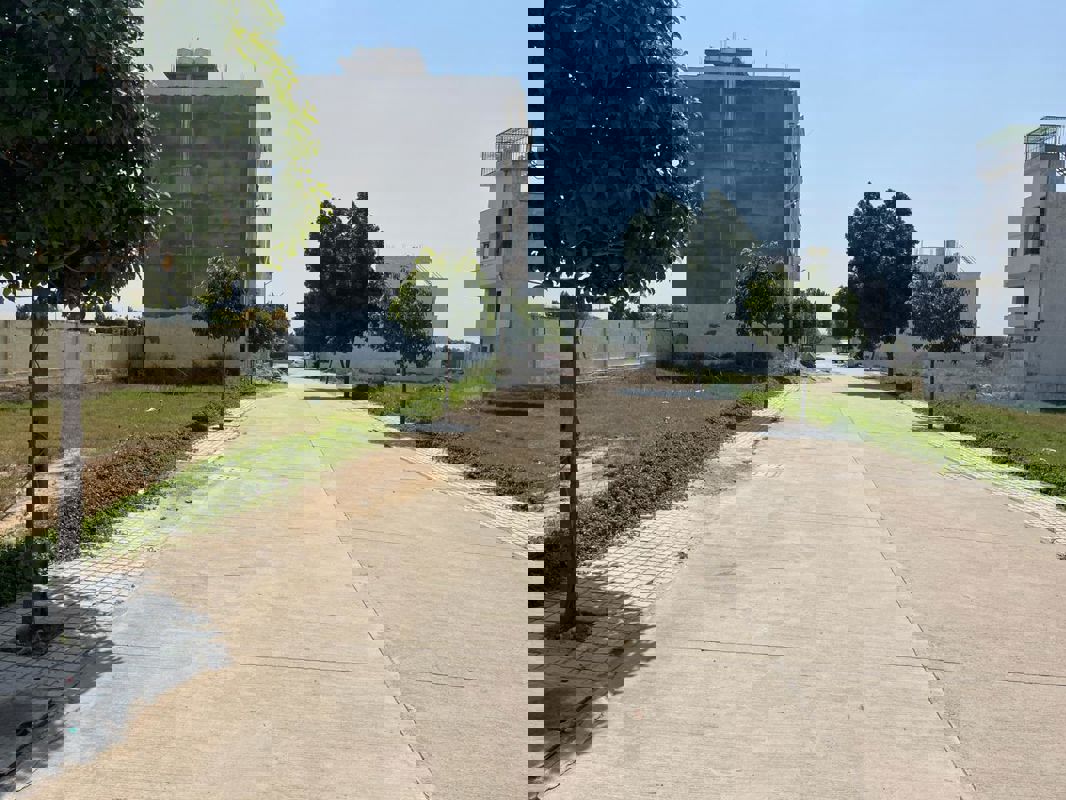 Plot For Sale in Sector 31