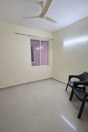 Room in 3 BHK Apartment at Pyramid Altia, Sector 70 – for Rent