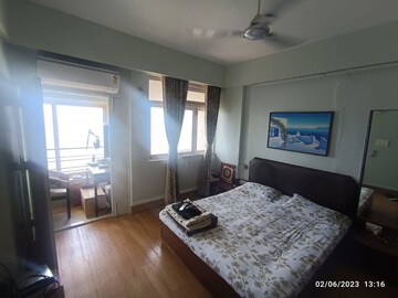 Bedroom in 3 BHK Apartment at Dadar West – for Rent