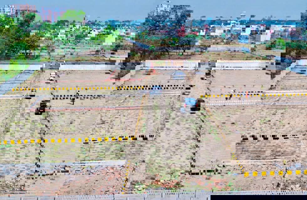 Plot For Sale in Sultanpur Road