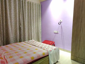 Bedroom in 6 BHK Apartment at Churchgate – for Sale