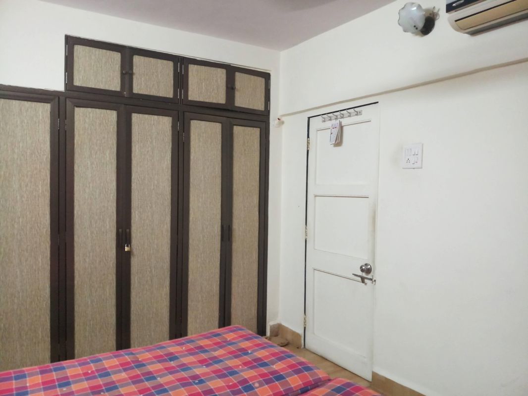 1 BHK Apartment For Rent in Tarangan Towers