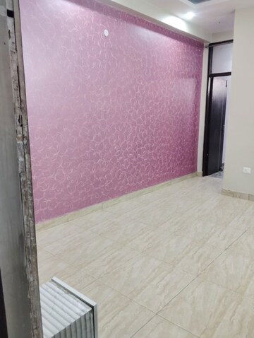 Room in 1 BHK Builder Floor at Kamras Apartment, Indrapuram – for Rent